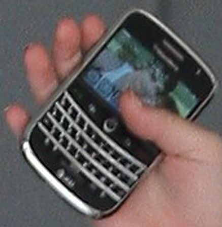 miley-cyrus-justin-cell-phone2028829.jpg miley-cyrus-justin-cell-phone2028829.jpg